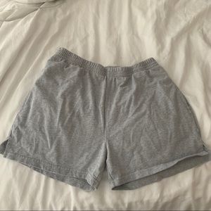 BRANDY MELVILLE ROSA SHORT